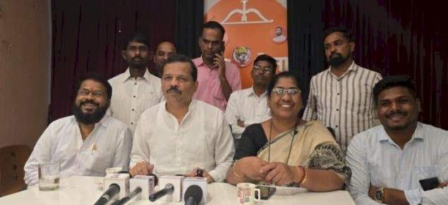 काही झाले तरी आम्ही दिपक केसरकरांसोबत; जिल्हाप्रमुख संजू परब