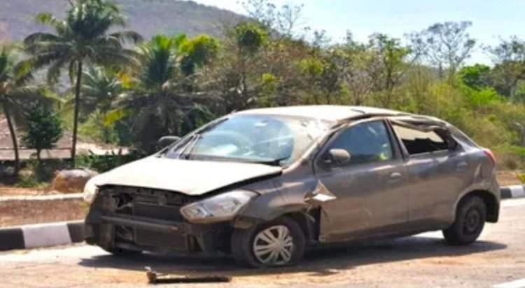 गाडीवरचा ताबा सुटल्याने मळगाव येथे अपघात