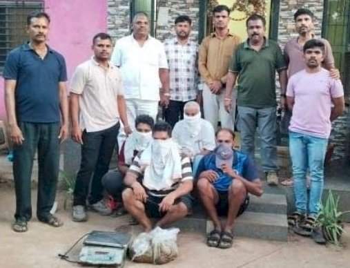 शिरोडा येथे तब्बल सात कोटींची देव माशाची उलटी जप्त