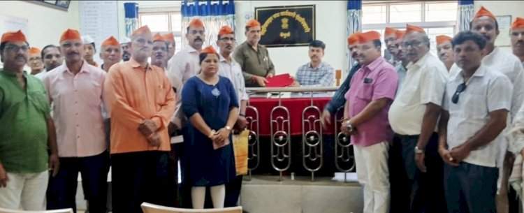 'गो' मातेला राष्ट्रमाता म्हणून मान्यता द्या......वेंगुर्ल्यातील गोप्रेमींचे तहसीलदारांना निवेदन