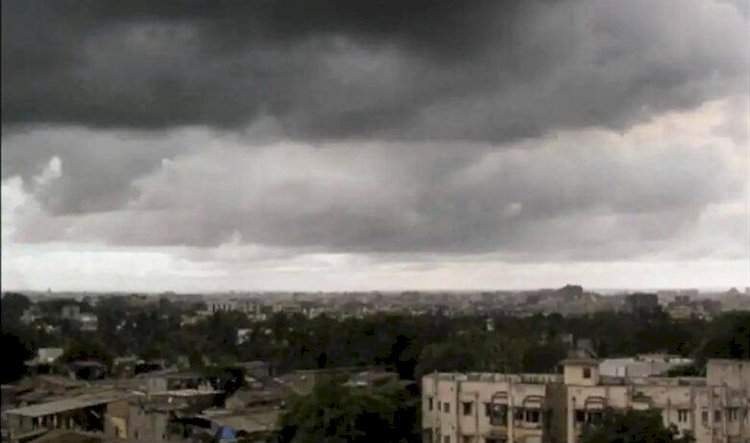 महाराष्ट्रात मान्सूनचा प्रवास रखडला.....कुठे मुसळधार पाऊस तर कुठे उष्णतेच्या लाटेचा इशारा!