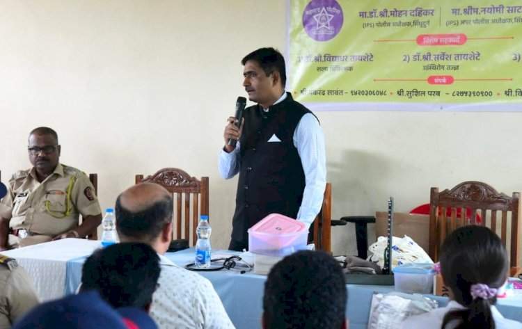 कणकवलीच्या पोलीस उपअधीक्षकांचा सेवानिवृत्तीपूर्वी अनोखा आदर्श....भव्य शिबिरात ६० जणांचे रक्तदान, ५६ जणांची मोफत आरोग्य तपासणी.