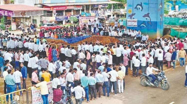 देवगड प्रशिक्षणात शिक्षकांचा अवमान....कणकवली प्रांताधिकाऱ्यांवर कारवाईची मागणी