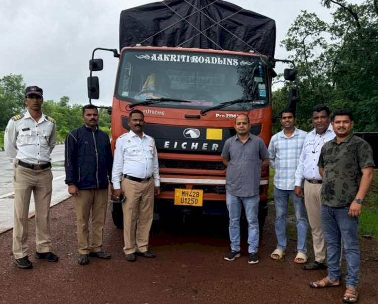 कणकवलीत गोवा बनावटीच्या दारूची तस्करी उघड....५५.४० लाखांचा मुद्देमाल जप्त....आयशर टेम्पोसह चालक ताब्यात