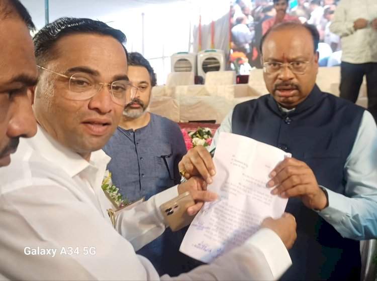माडखोल येथील शेतकऱ्यांच्या आंदोलनाला यश!......आंबा-काजू नुकसान भरपाईसाठी महसूलमंत्र्यांचे तात्काळ कारवाईचे आदेश