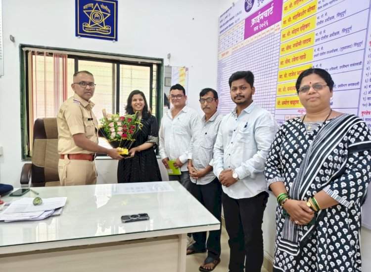 सावंतवाडीच्या ट्रॅफिक समस्येवर तोडगा काढण्यासाठी उद्या सर्वपक्षीय बैठक.....नवीन पोलीस निरीक्षकांसोबत नगराध्यक्षांची सदिच्छा भेट