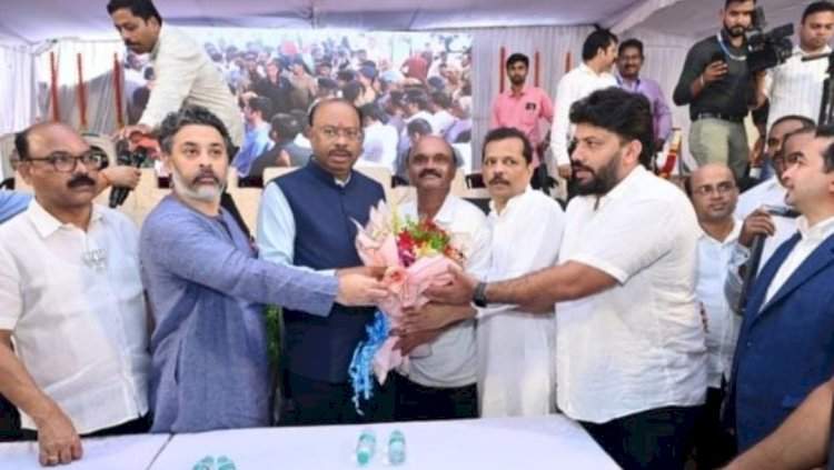 'फार्म आयडीची सक्ती रद्द करा'......शेतकरी कर्जमुक्तीसाठी संजू परब यांचे महसूलमंत्र्यांकडे निवेदन