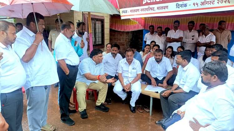 मालवणच्या नागरी समस्यांवर शिवसेनेचे उपोषण......मुख्याधिकाऱ्यांच्या लेखी आश्वासनानंतर उपोषण स्थगित