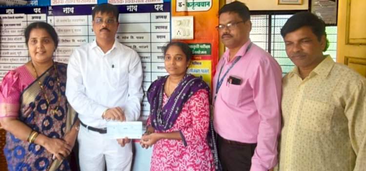 शाळा दत्तक घेऊन सावंतवाडी उपनगराध्यक्ष अनिल निरवडेकरांचा आदर्श उपक्रम