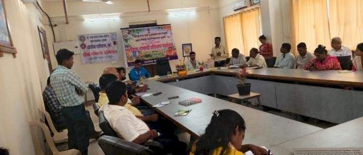 परवानाधारक व्यापाऱ्यांमार्फतच शेतमाल खरेदी-विक्री करा.....फसवणूक टाळण्यासाठी जिल्हा प्रशासनाचे निर्देश, बाजार समित्यांना दक्षतेच्या सूचना