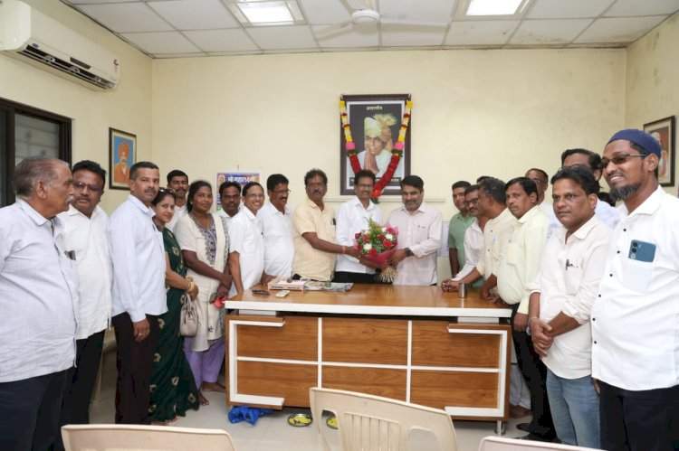 गोकुळ दुध संघातील विजयाबद्दल सिंधुदुर्ग काँग्रेस पदाधिकाऱ्यांकडून सतेज पाटील यांचे अभिनंदन